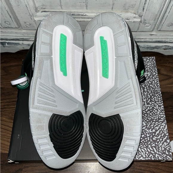Jordan Retro 3 Green Glow - Picture 5 of 5